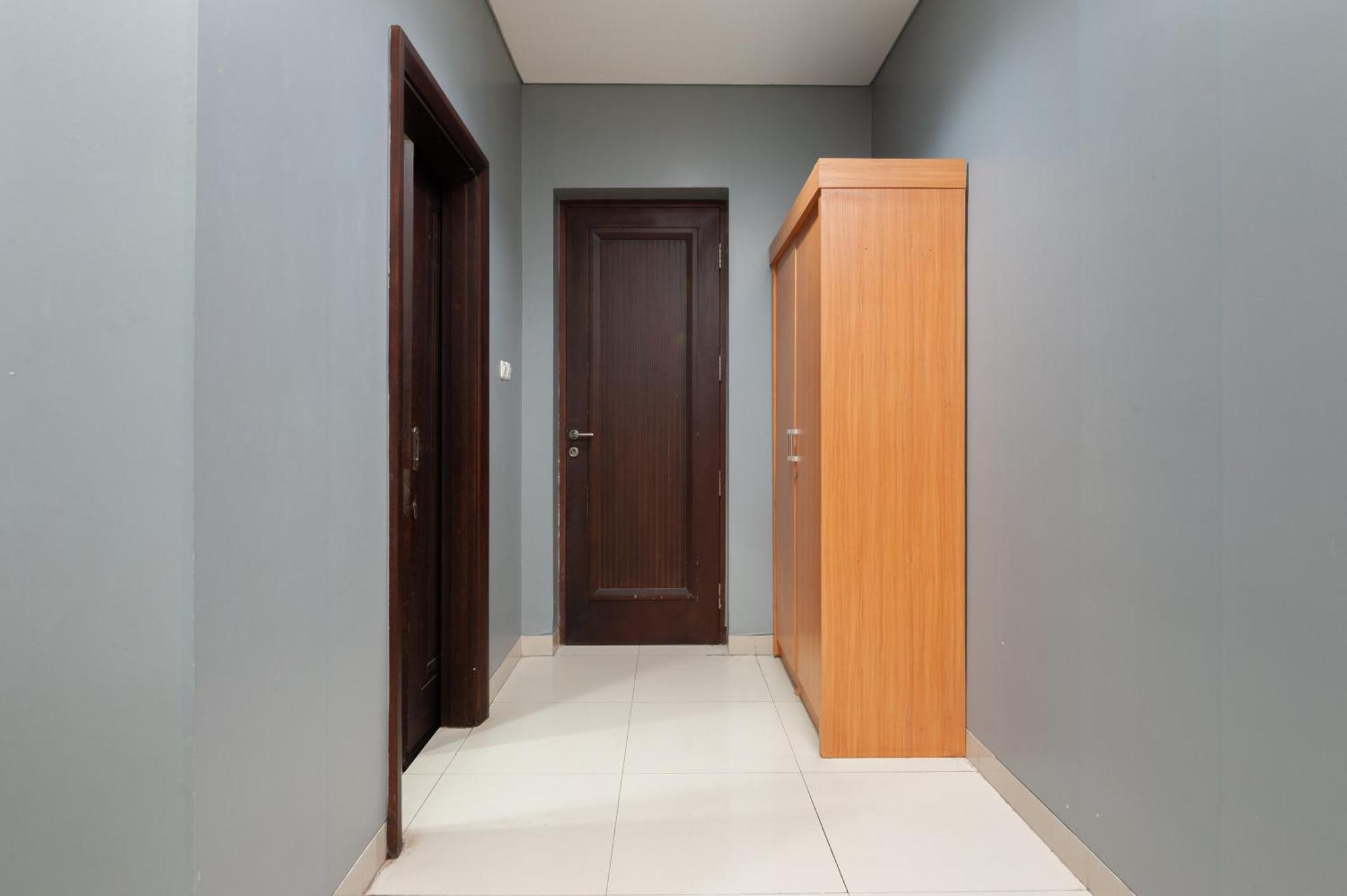Reddoorz Plus Near Kelapa Dua Kebon Jeruk Jacarta Exterior foto