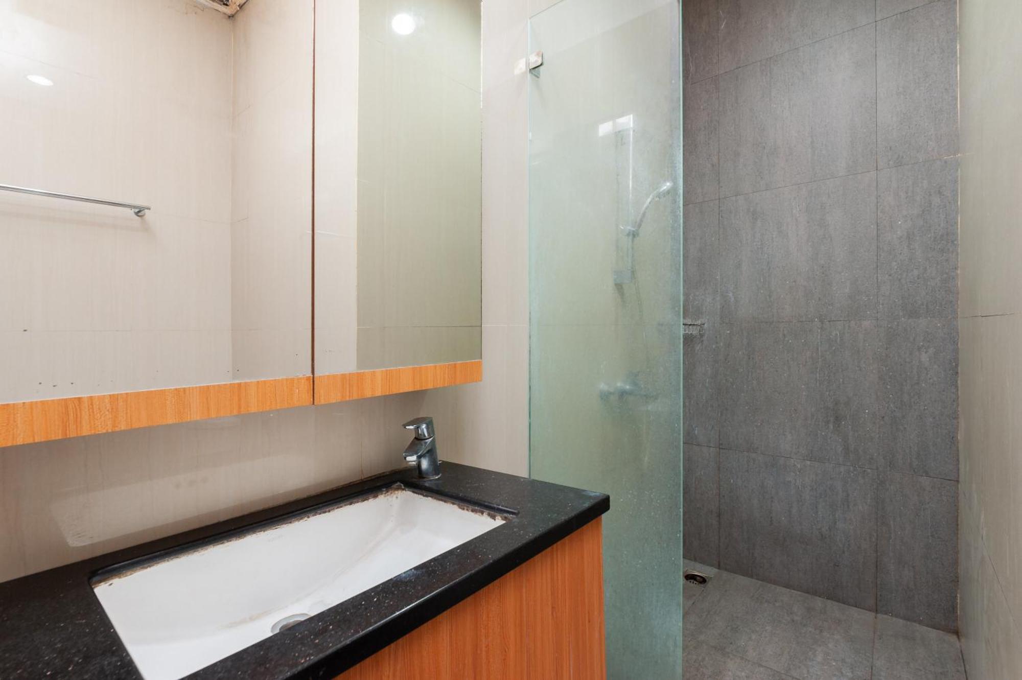 Reddoorz Plus Near Kelapa Dua Kebon Jeruk Jacarta Exterior foto