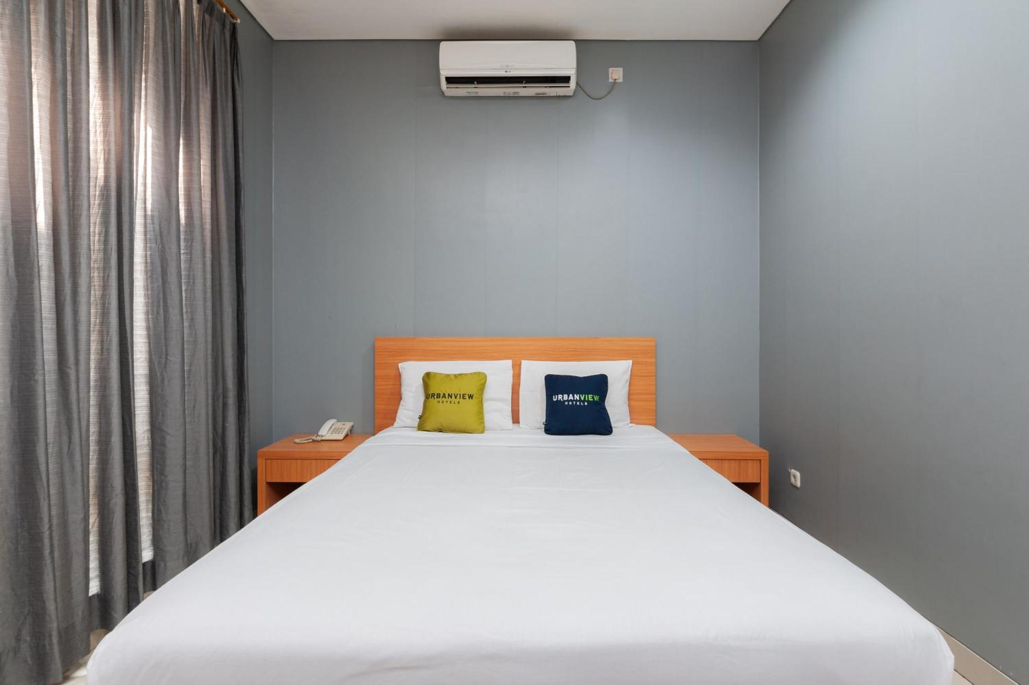 Reddoorz Plus Near Kelapa Dua Kebon Jeruk Jacarta Exterior foto