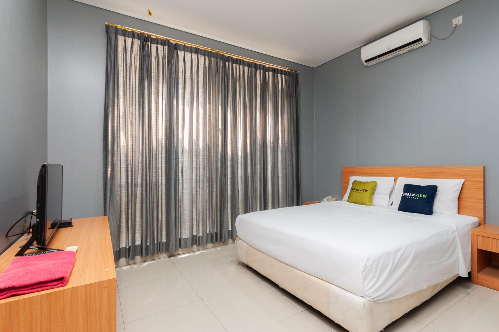 Reddoorz Plus Near Kelapa Dua Kebon Jeruk Jacarta Exterior foto