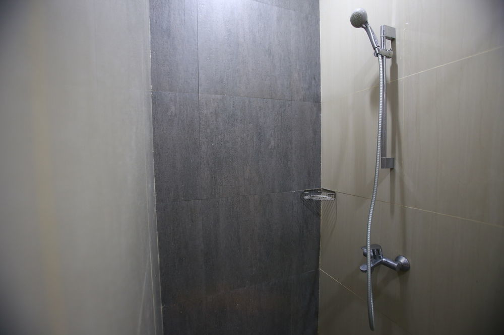 Reddoorz Plus Near Kelapa Dua Kebon Jeruk Jacarta Exterior foto